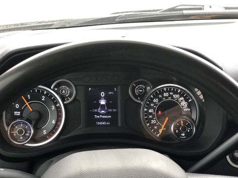 Used 2021 RAM 4500 Tradesman w/ Chrome Appearance Group image 16