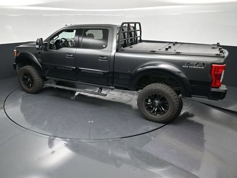 Used 2018 Ford F250 Lariat w/ Lariat Ultimate Package AWD/4WD image 52