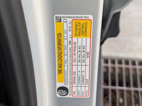 Used 2023 Chevrolet Bolt LT image 36