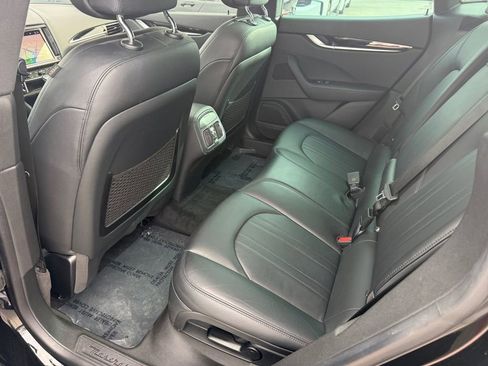 Used 2021 Maserati Levante image 39