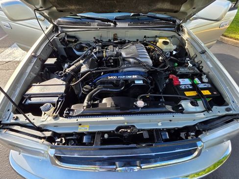 Used 2002 Toyota 4Runner SR5 AWD/4WD image 29