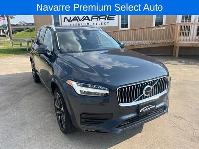Used 2022 Volvo XC90 T6 Momentum w/ Advanced Package
