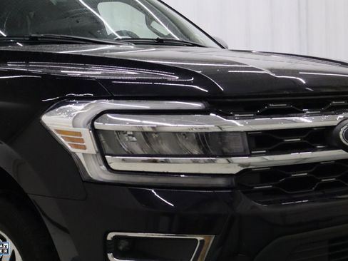 Certified 2024 Ford Expedition Limited image 12