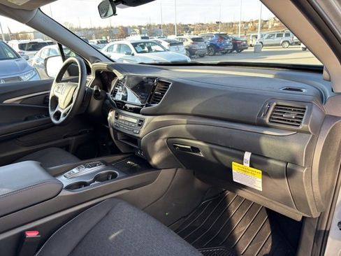 Certified 2025 Honda Ridgeline Sport+ image 21