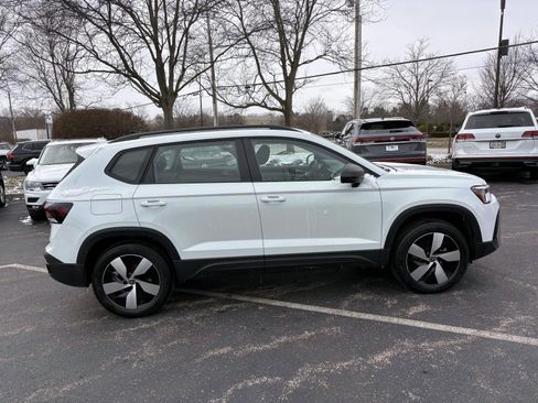 Used 2025 Volkswagen Taos S image 8