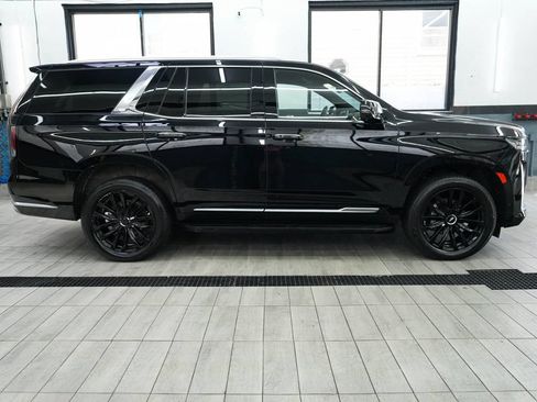 Used 2023 Cadillac Escalade Premium Luxury AWD/4WD image 5