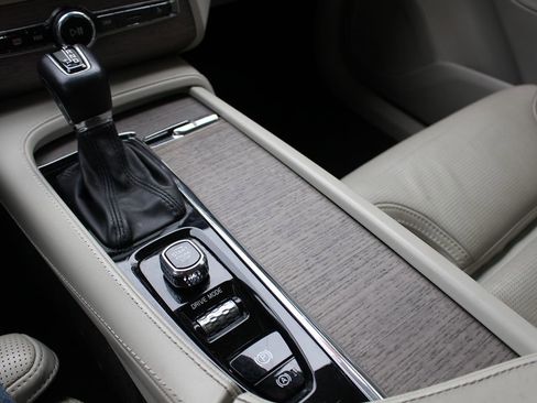 Used 2021 Volvo XC90 T6 Inscription image 26