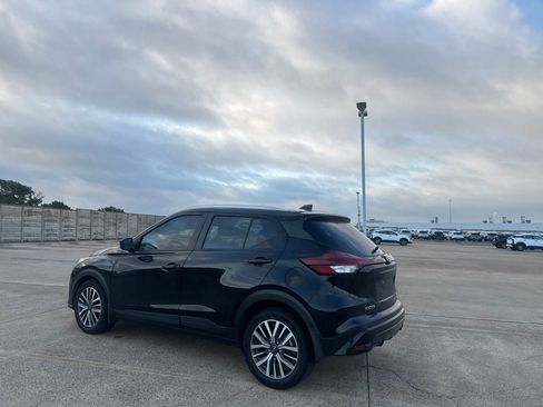 Used 2023 Nissan Kicks SV FWD image 16