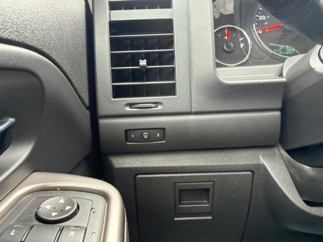 Used 2012 Jeep Liberty Limited AWD/4WD image 28