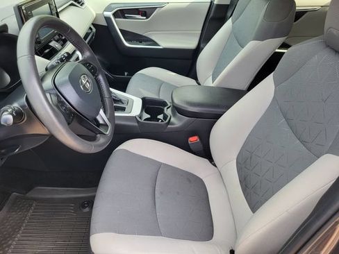 Used 2021 Toyota RAV4 XLE w/ Convenience Package AWD/4WD image 13