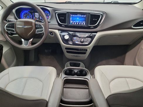 Used 2021 Chrysler Voyager Lxi FWD image 22