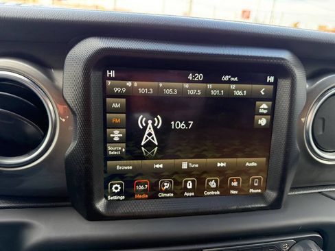 Used 2019 Jeep Wrangler Unlimited Sahara w/ Advanced Safety Group image 24