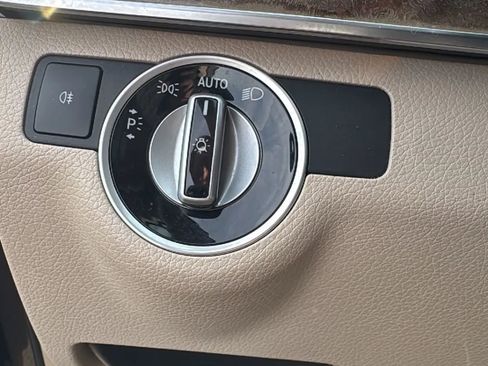 Used 2016 Mercedes-Benz E 350 Sedan image 21