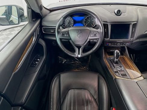 Used 2018 Maserati Levante image 21