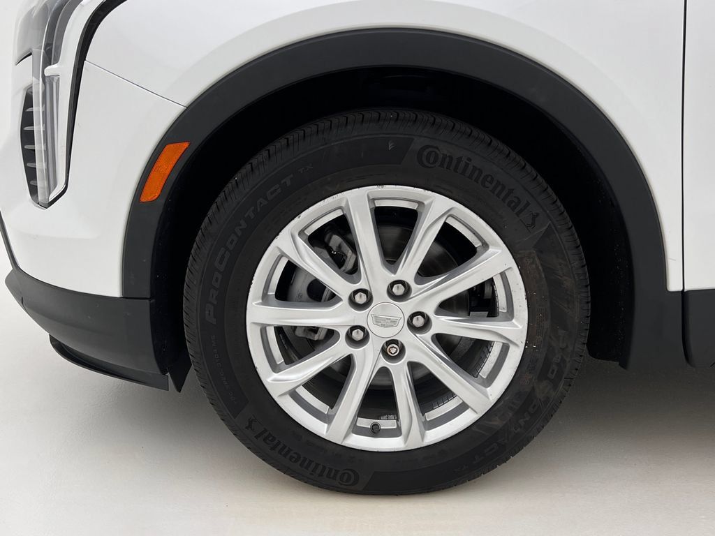 Used 2022 Cadillac XT4 Luxury w/ Cold Weather Package AWD/4WD image 26