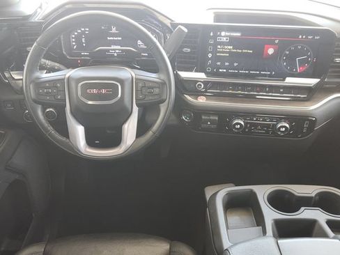 Used 2025 GMC Sierra 1500 SLT AWD/4WD image 27