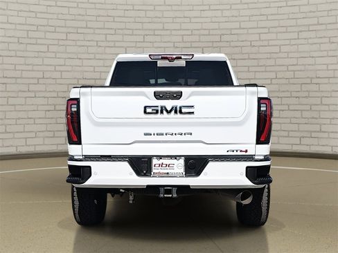 Used 2025 GMC Sierra 2500 AT4 w/ AT4 Premium Plus Package image 6