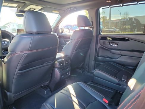 Certified 2025 Honda Pilot TrailSport image 14