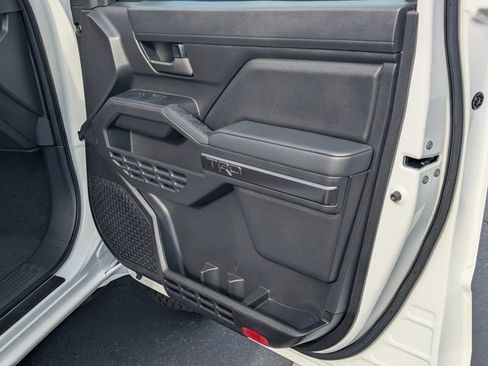 Used 2025 Toyota Tacoma TRD Off-Road image 13