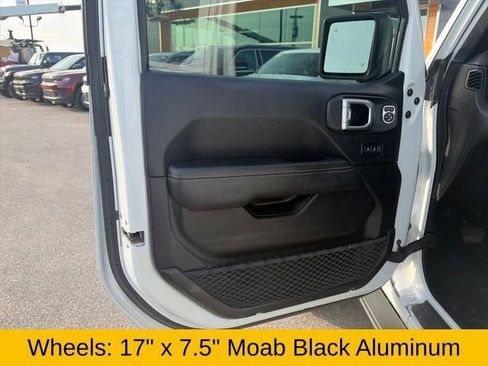 Used 2018 Jeep Wrangler Unlimited Sahara w/ Quick Order Package 24M Moab AWD/4WD image 34