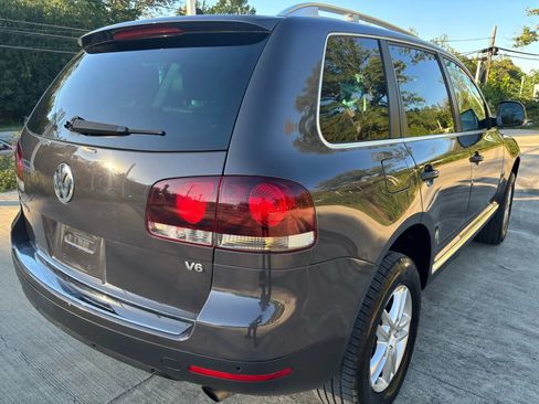 Used 2009 Volkswagen Touareg VR6 image 9