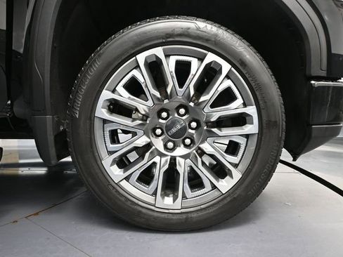 Used 2024 GMC Sierra 1500 Denali Ultimate image 17
