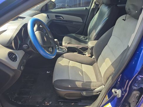 Used 2012 Chevrolet Cruze LS w/ Connectivity Package FWD image 6