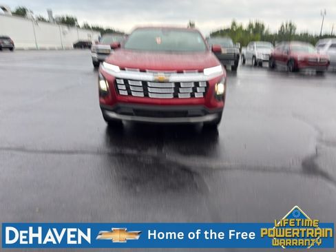 Used 2026 Chevrolet Equinox LT FWD image 9