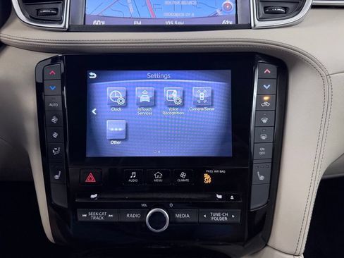Used 2019 INFINITI QX50 Luxe w/ Navigation Package AWD/4WD image 21