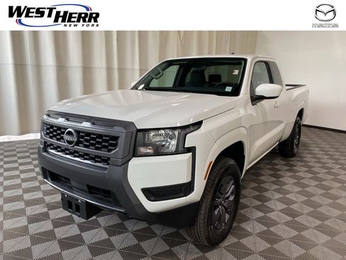 Used 2025 Nissan Frontier SV image 9