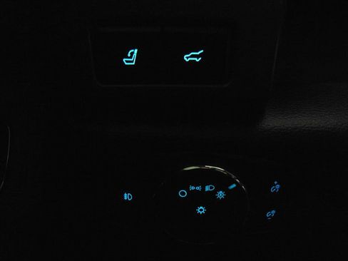 Used 2021 Ford Expedition XLT image 17