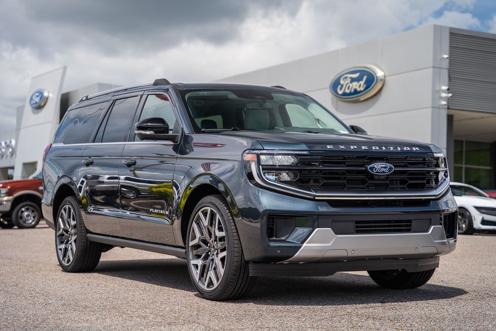 New 2026 Ford Expedition Max Platinum w/ Platinum Ultimate Package AWD/4WD image 1
