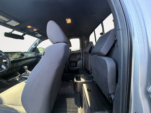 Used 2016 Toyota Tacoma TRD Off-Road w/ Towing Package AWD/4WD image 13