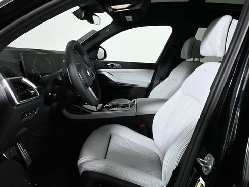 New 2027 BMW X7 xDrive40i w/ M Sport Package AWD/4WD image 3