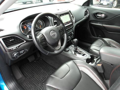 Used 2021 Jeep Cherokee Trailhawk w/ Sun, Sound & Nav Group AWD/4WD image 9
