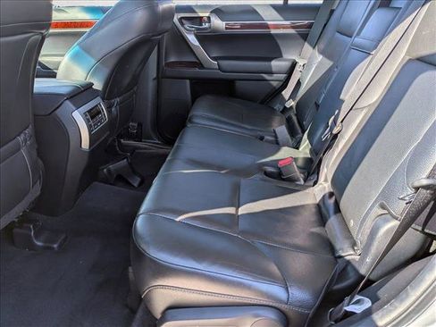 Used 2016 Lexus GX 460 image 18