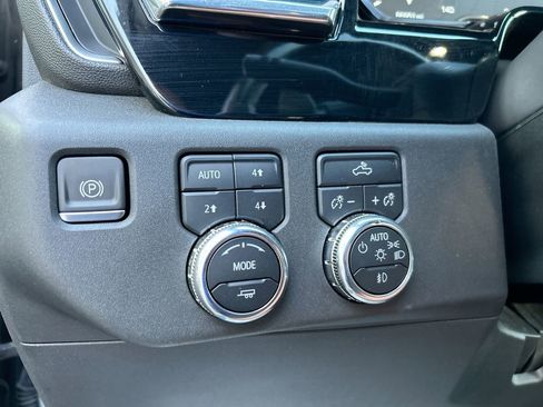 Used 2023 GMC Sierra 1500 Elevation w/ X31 Off-Road Package AWD/4WD image 21