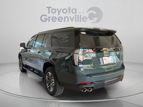 Used 2025 Chevrolet Suburban Z71 w/ Comfort Package AWD/4WD image 4