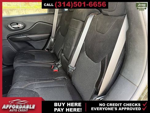 Used 2016 Jeep Cherokee 75th Anniversary FWD image 11