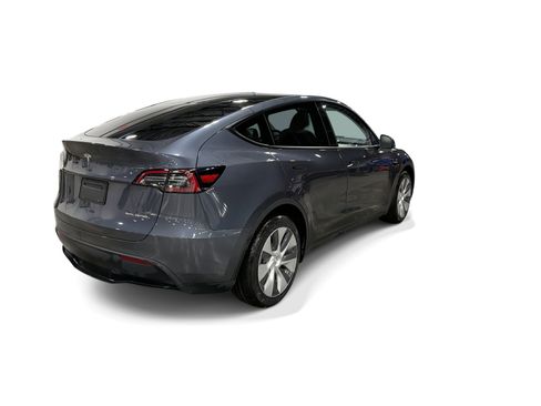 Certified 2023 Tesla Model Y Long Range AWD/4WD image 6
