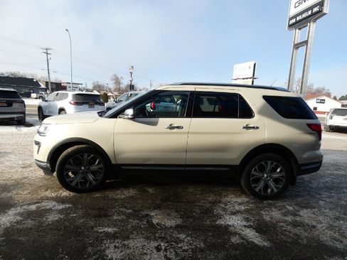 Used 2018 Ford Explorer Platinum image 10