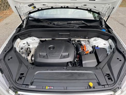 Certified 2023 Volvo XC90 T8 Ultimate AWD/4WD image 24