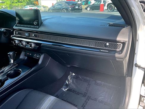 Used 2023 Honda Civic Sport image 15