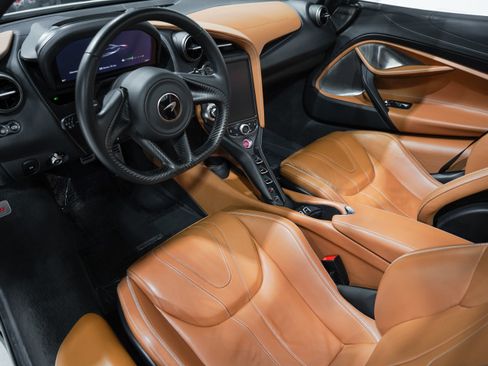 Used 2020 McLaren 720S Spider RWD image 27