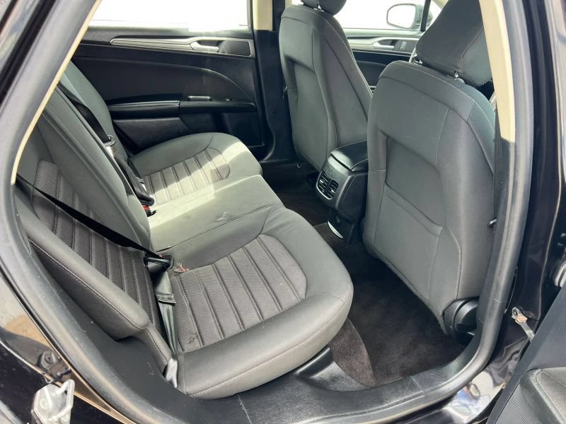Used 2020 Ford Fusion SE FWD image 10