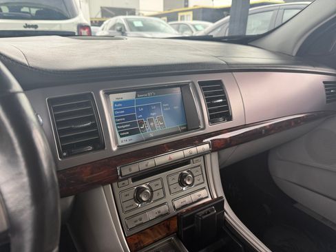 Used 2009 Jaguar XF Premium RWD image 18