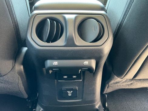 Used 2023 Jeep Wrangler Unlimited Rubicon 4xe w/ Cold Weather Group AWD/4WD image 10