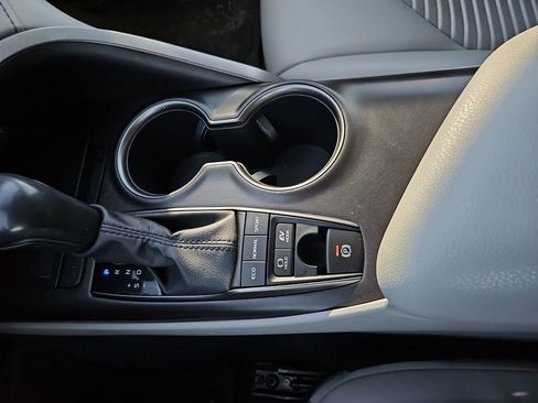 Used 2023 Toyota Camry SE image 25