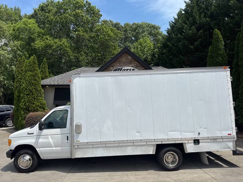 Used 2003 Ford E-450 and Econoline 450 RWD image 2
