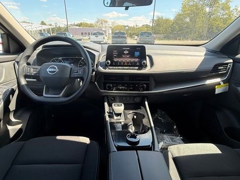 New 2026 Nissan Rogue S image 18